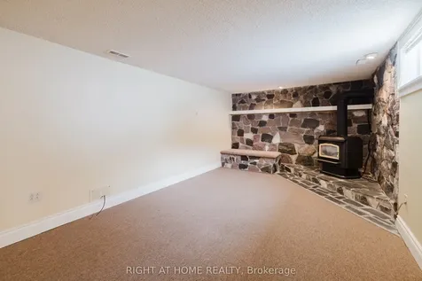 33 Harvest Crescent Belleville ON K8P 4M2