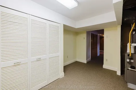 33 Harvest Crescent Belleville ON K8P 4M2