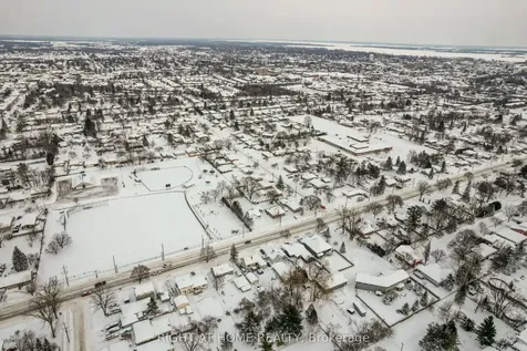 33 Harvest Crescent Belleville ON K8P 4M2