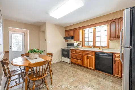 33 Harvest Crescent Belleville ON K8P 4M2