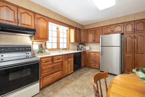 33 Harvest Crescent Belleville ON K8P 4M2