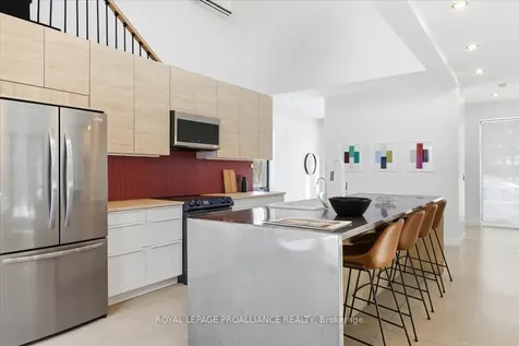 372 Prinyers Cove Crescent Prince Edward County ON K0K 2T0