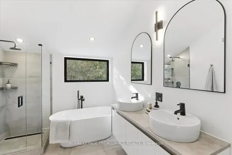 372 Prinyers Cove Crescent Prince Edward County ON K0K 2T0