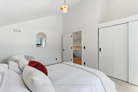 372 Prinyers Cove Crescent Prince Edward County ON K0K 2T0