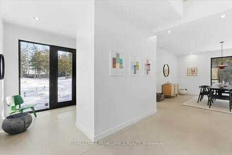 372 Prinyers Cove Crescent Prince Edward County ON K0K 2T0