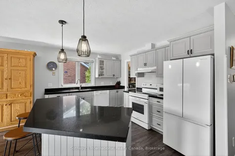 35 Elgin Street S Blue Mountains ON N0H 2P0