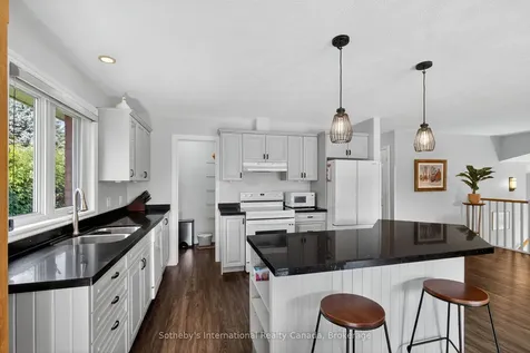 35 Elgin Street S Blue Mountains ON N0H 2P0