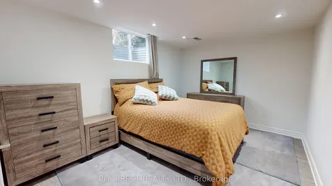 32 Elsley Court Guelph ON N1C 1C8