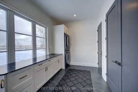 3465 Niagara River Parkway E Fort Erie ON L0S 1S0