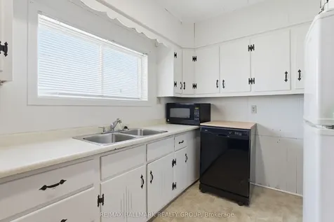 521 Nelson Street W Hawkesbury ON K6A 2K3