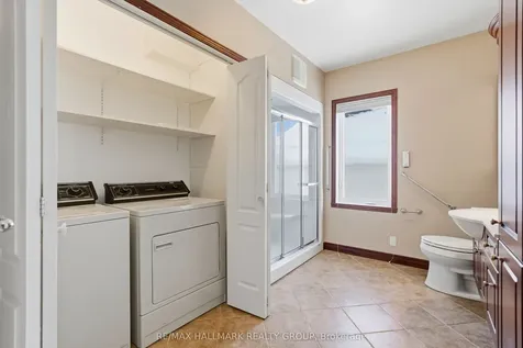 521 Nelson Street W Hawkesbury ON K6A 2K3