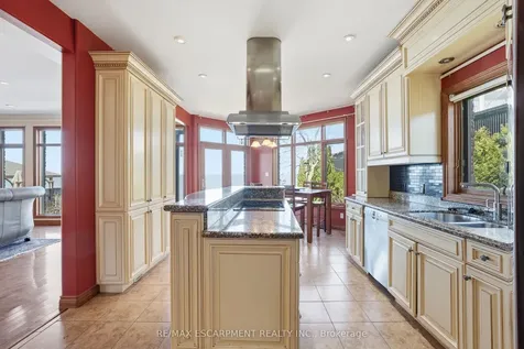 4 Lakeside Drive Hamilton ON L8E 5C1