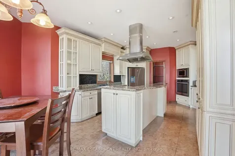 4 Lakeside Drive Hamilton ON L8E 5C1