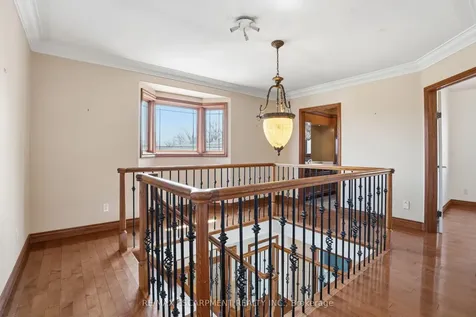 4 Lakeside Drive Hamilton ON L8E 5C1