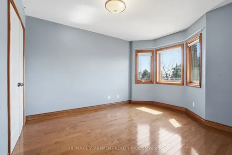 4 Lakeside Drive Hamilton ON L8E 5C1