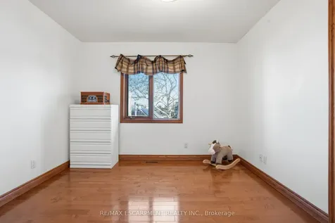 4 Lakeside Drive Hamilton ON L8E 5C1