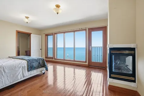 4 Lakeside Drive Hamilton ON L8E 5C1