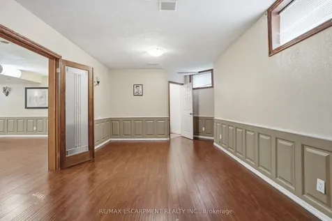 4 Lakeside Drive Hamilton ON L8E 5C1