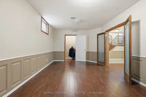 4 Lakeside Drive Hamilton ON L8E 5C1