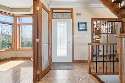 4 Lakeside Drive Hamilton ON L8E 5C1