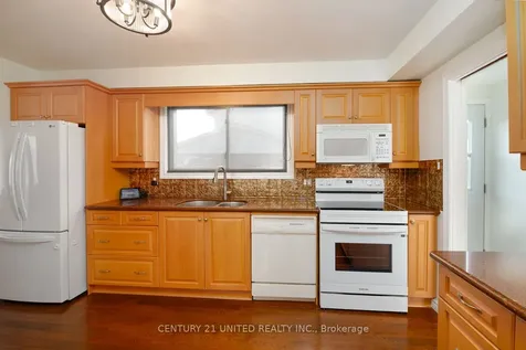 1002 Albany Court Peterborough ON K9J 1J2