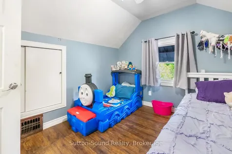 1139 4th Avenue W Owen Sound ON N4K 4W3
