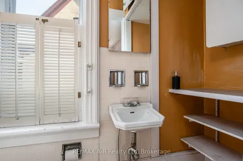 86 King Street Bluewater ON N0M 1X0