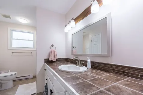 94 North Murray Street Quinte West ON K8V 2E7
