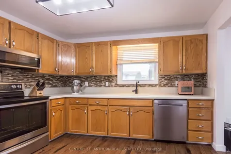 94 North Murray Street Quinte West ON K8V 2E7
