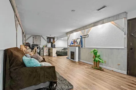 18 Spruyt Avenue East Luther Grand Valley ON L9W 5X4