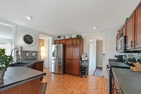 53 Creekside Circle Kawartha Lakes ON K0M 1L0