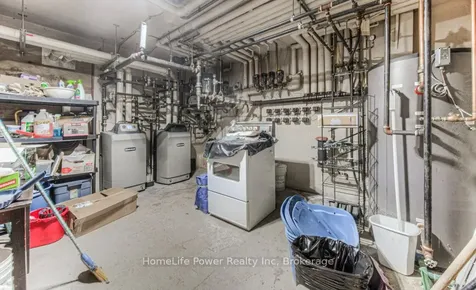 15 Floral Crescent Kitchener ON N2G 3B3