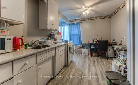 15 Floral Crescent Kitchener ON N2G 3B3