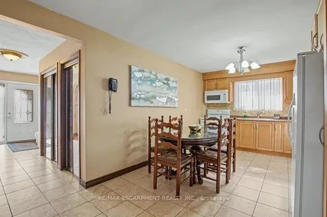 18 Ridley Drive Hamilton ON L8W 1J2