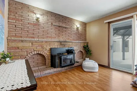 18 Ridley Drive Hamilton ON L8W 1J2