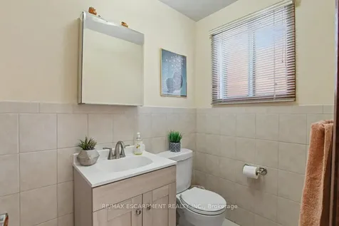 18 Ridley Drive Hamilton ON L8W 1J2