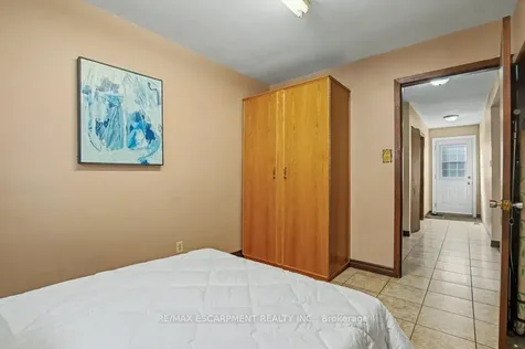 18 Ridley Drive Hamilton ON L8W 1J2