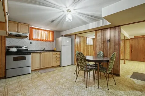 18 Ridley Drive Hamilton ON L8W 1J2