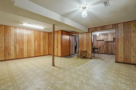18 Ridley Drive Hamilton ON L8W 1J2