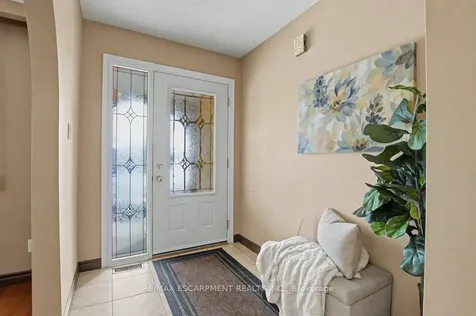 18 Ridley Drive Hamilton ON L8W 1J2