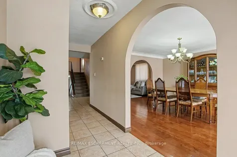 18 Ridley Drive Hamilton ON L8W 1J2