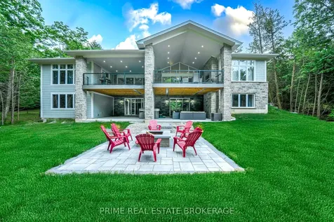 10224 Lakeview Avenue Lambton Shores ON N0M 1T0