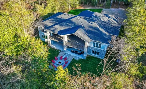 10224 Lakeview Avenue Lambton Shores ON N0M 1T0