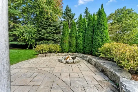55 Bridle Path Puslinch ON N0B 2J0