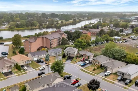 43 Follwell Crescent Belleville ON K8N 5Z6