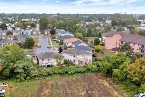 43 Follwell Crescent Belleville ON K8N 5Z6