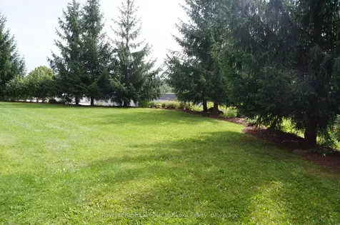 24 Dairy Lane Huntsville ON P1H 0A4