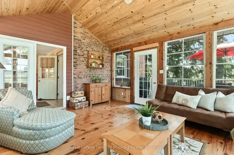 229 Fraserburg Road Bracebridge ON P1L 0G9