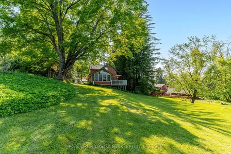 229 Fraserburg Road Bracebridge ON P1L 0G9