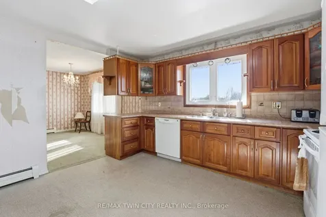 42 Jerseyville Road Brantford ON N3T 5M1